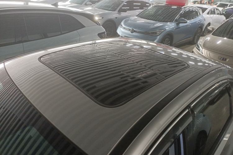Used AION S Plus 2023 70 Intelligent Edition Lithium Iron Phosphate Roof
