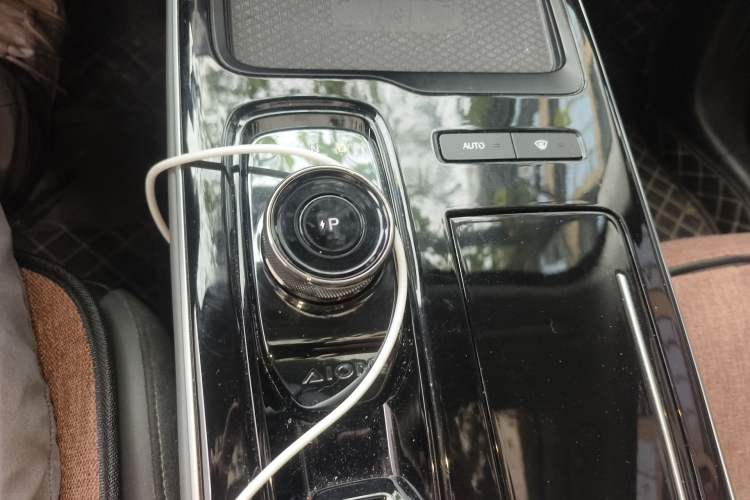 Used AION S Plus 2023 70 Intelligent Edition Lithium Iron Phosphate Gear Lever