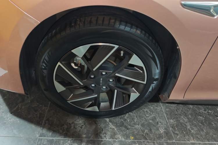 Used AION S Plus 2023 70 Enjoyment Edition Ternary Lithium Left Front Wheel Hub