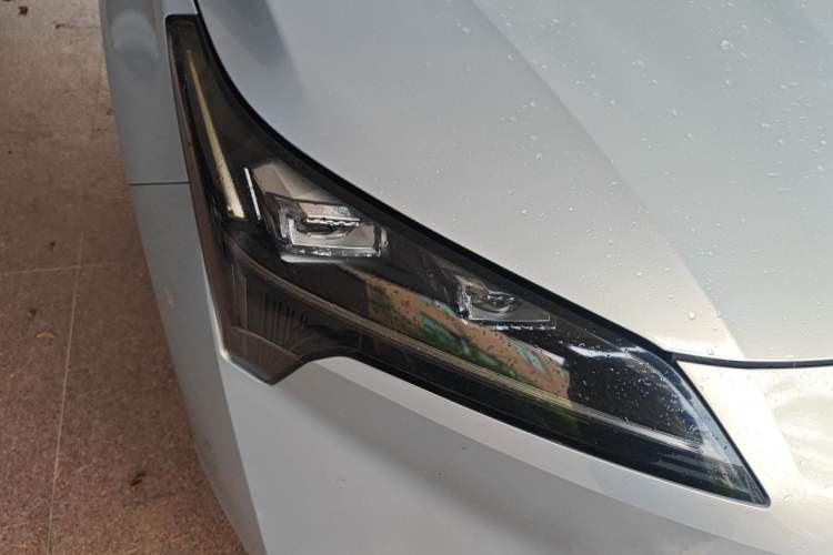 Used AION S Plus 2023 70 Intelligent Edition Lithium Iron Phosphate Right Front Headlight