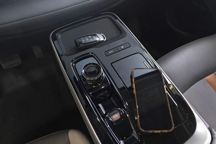 Used AION S Plus 2023 70 Intelligent Driving Version Ternary Lithium Gear Lever