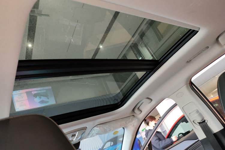 Used AION S Plus 2023 80 Tech Edition Ternary Lithium Headliner
