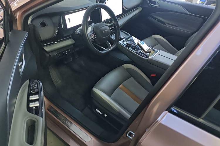 Used AION S Plus 2023 70 Intelligent Driving Version Ternary Lithium Interior 3