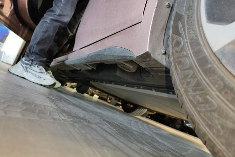 Used AION S Plus 2023 80 Tech Edition Ternary Lithium Left Side Sill