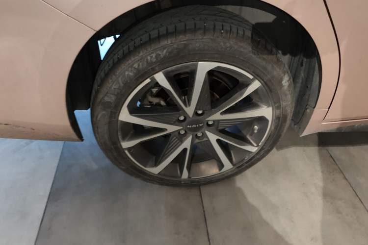 Used AION S Plus 2023 80 Tech Edition Ternary Lithium Right Rear Wheel Hub