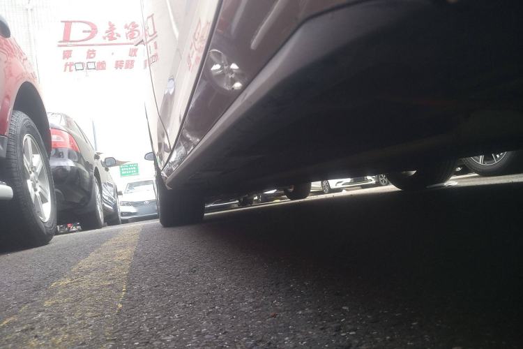 Used AION S Plus 2023 70 Intelligent Edition Lithium Iron Phosphate Right Side Sill