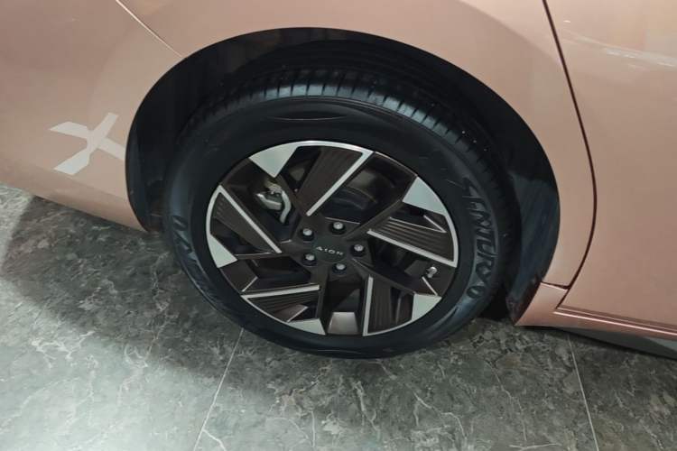 Used AION S Plus 2023 70 Enjoyment Edition Ternary Lithium Right Rear Wheel Hub