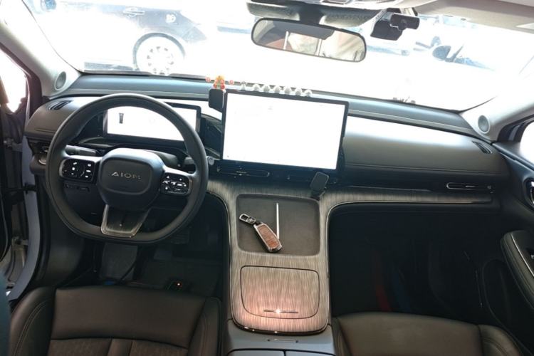 Used AION S Plus 2023 80 Tech Edition Ternary Lithium Center Console