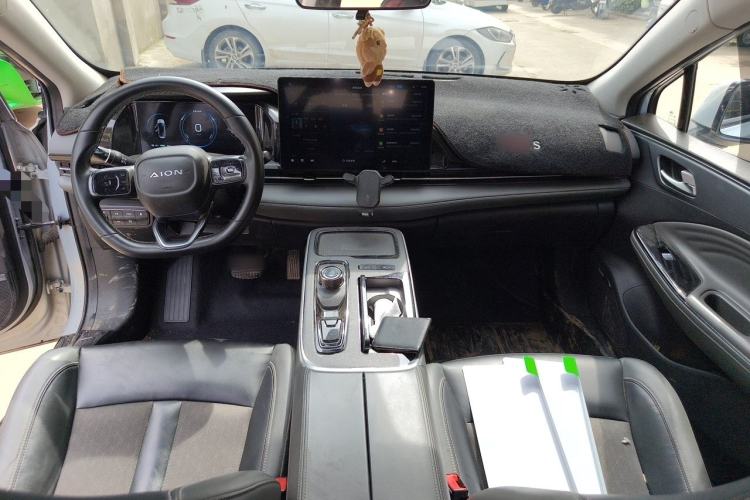Used AION S Plus 2023 70 Intelligent Edition Lithium Iron Phosphate Center Console