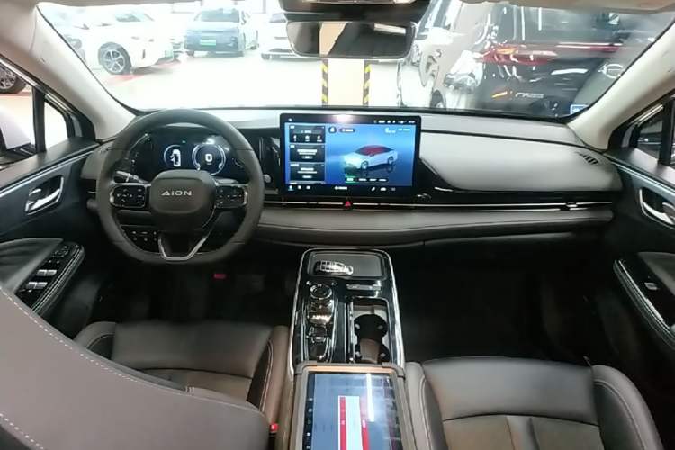 Used AION S Plus 2023 80 Tech Edition Ternary Lithium Center Console