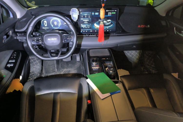 Used AION S Plus 2023 70 Enjoy Edition Lithium Iron Phosphate Center Console