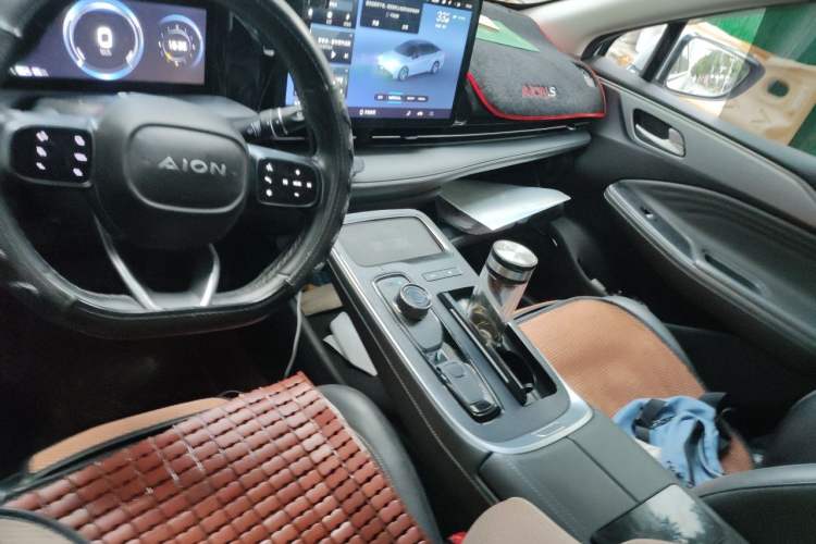 Used AION S Plus 2023 70 Intelligent Edition Lithium Iron Phosphate Center Console