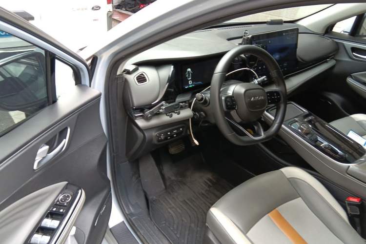 Used AION S Plus 2023 70 Enjoy Edition Lithium Iron Phosphate Driver Seat