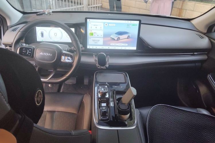 Used AION S Plus 2023 70 Enjoy Edition Lithium Iron Phosphate Interior 2