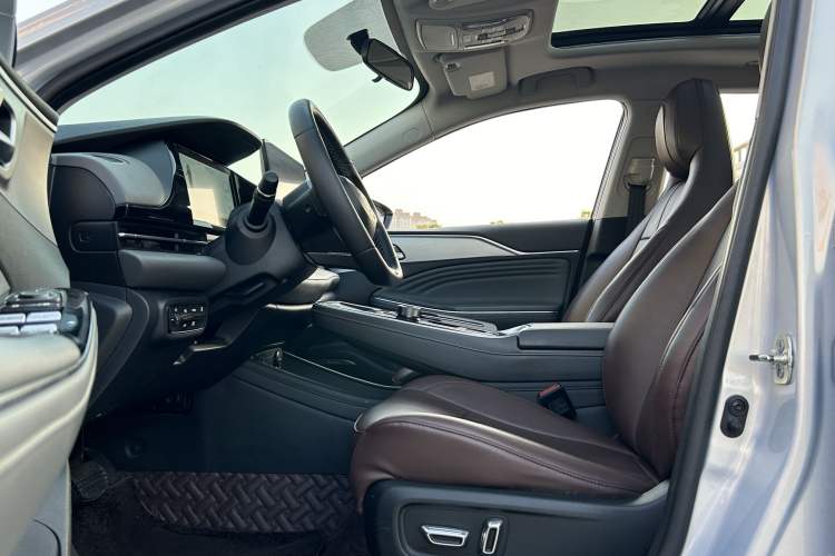 Used AION S Plus 2023 70 Intelligent Edition Lithium Iron Phosphate Interior 3