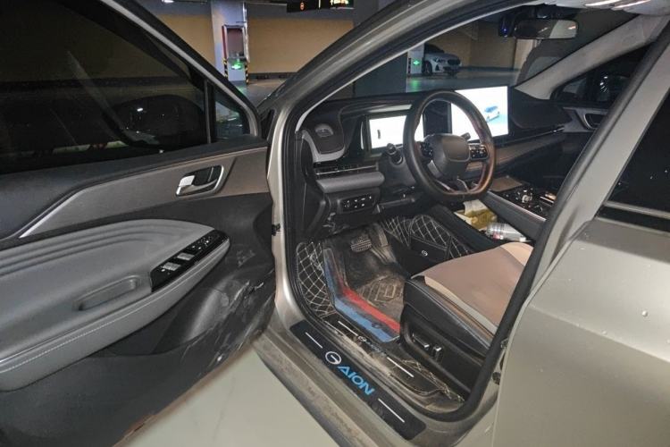 Used AION S Plus 2023 70 Enjoy Edition Lithium Iron Phosphate Interior 3