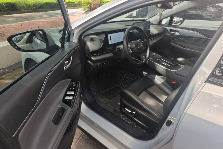 Used AION S Plus 2023 80 Tech Edition Ternary Lithium Interior 3