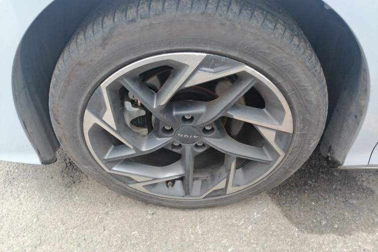 Used AION S Plus 2023 70 Intelligent Edition Ternary Lithium Left Front Wheel Hub