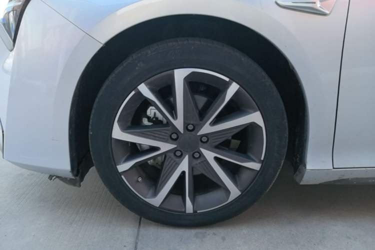 Used AION S Plus 2023 70 Intelligent Edition Lithium Iron Phosphate Left Front Wheel Hub