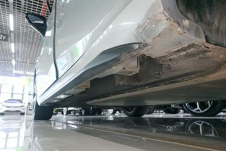 Used AION S Plus 2023 80 Tech Edition Ternary Lithium Left Side Sill