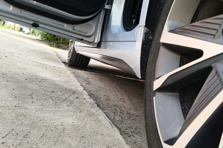 Used AION S Plus 2023 80 Tech Edition Ternary Lithium Left Side Sill