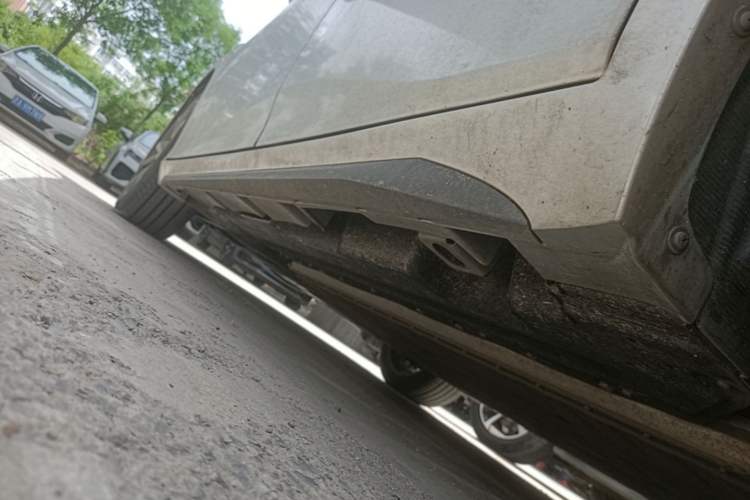 Used AION S Plus 2023 70 Intelligent Edition Lithium Iron Phosphate Left Side Sill