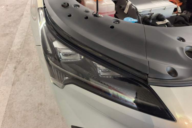 Used AION S Plus 2023 70 Intelligent Edition Lithium Iron Phosphate Right Front Headlight