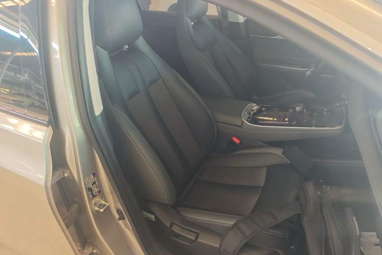 Used AION S Plus 2023 70 Intelligent Edition Lithium Iron Phosphate Right Front Seat