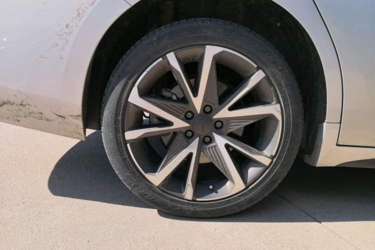 Used AION S Plus 2023 70 Intelligent Edition Lithium Iron Phosphate Right Rear Wheel Hub