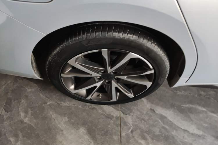 Used AION S Plus 2023 70 Intelligent Edition Ternary Lithium Right Rear Wheel Hub
