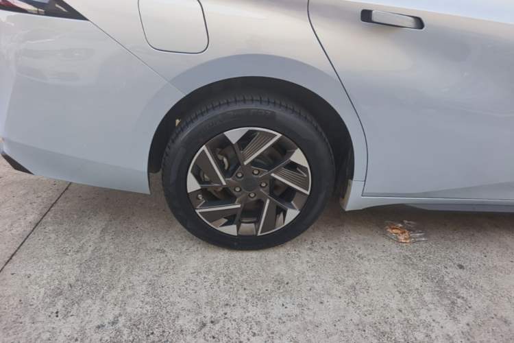Used AION S Plus 2023 70 Enjoy Edition Lithium Iron Phosphate Right Rear Wheel Hub