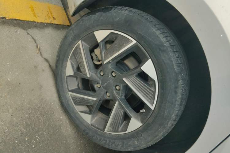 Used AION S Plus 2023 70 Enjoyment Edition Ternary Lithium Right Rear Wheel Hub