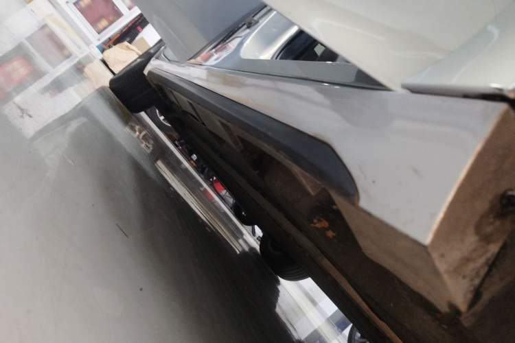 Used AION S Plus 2023 70 Enjoy Edition Lithium Iron Phosphate Right Side Sill