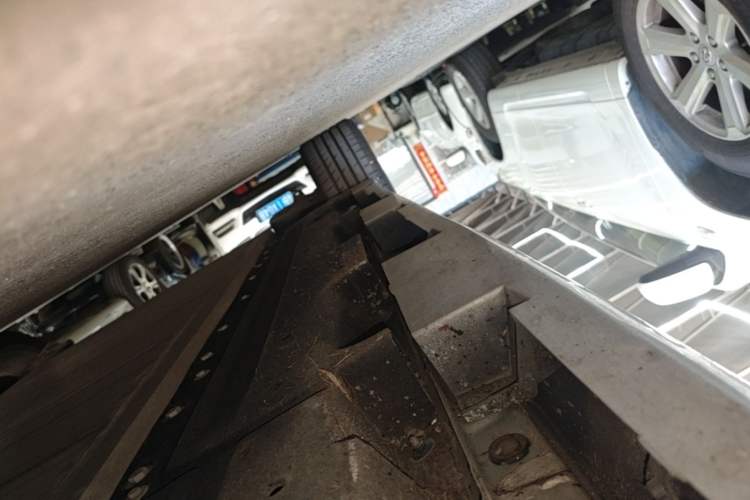 Used AION S Plus 2023 80 Tech Edition Ternary Lithium Right Side Sill