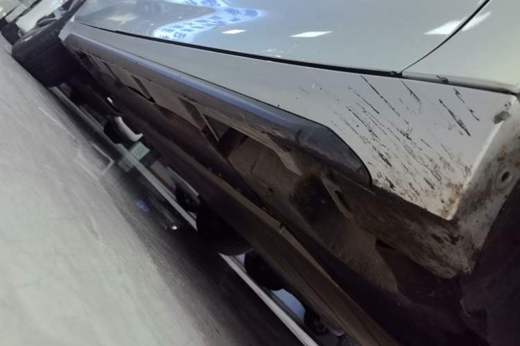 Used AION S Plus 2023 80 Tech Edition Ternary Lithium Right Side Sill