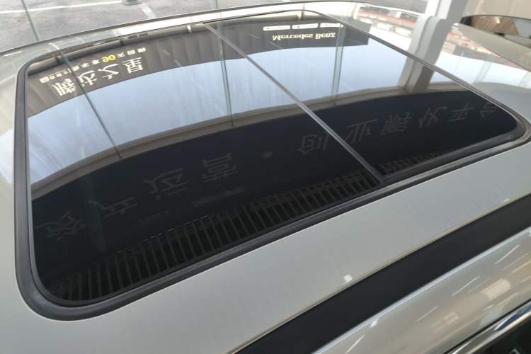 Used AION S Plus 2023 70 Intelligent Edition Lithium Iron Phosphate Roof