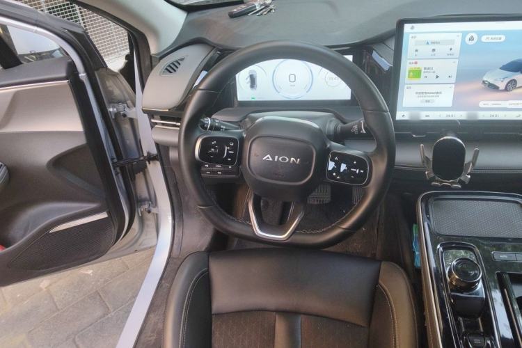 Used AION S Plus 2023 70 Enjoy Edition Lithium Iron Phosphate Steering Wheel