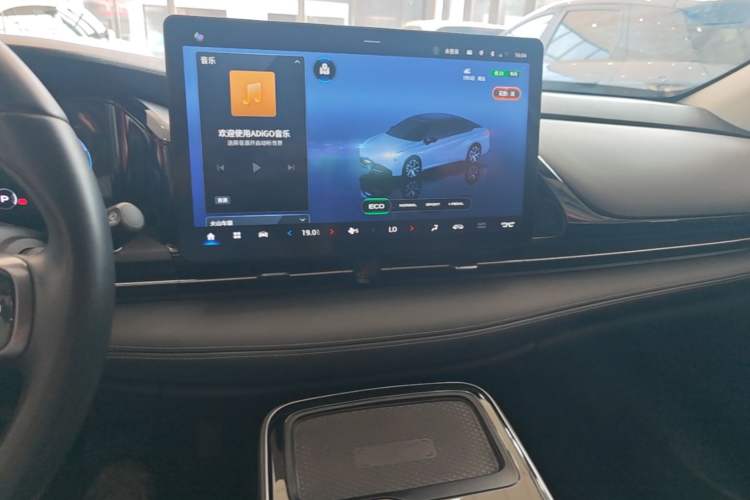 Used AION S Plus 2023 70 Intelligent Driving Version Ternary Lithium Audio And AC Panel