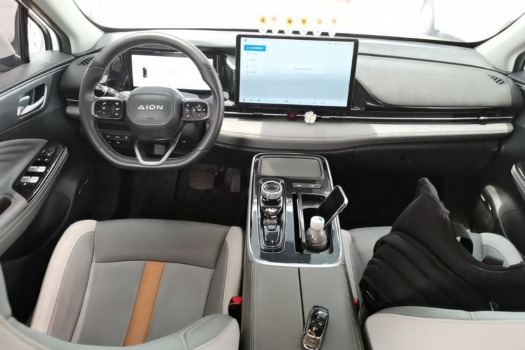 Used AION S Plus 2023 70 Enjoy Edition Lithium Iron Phosphate Center Console