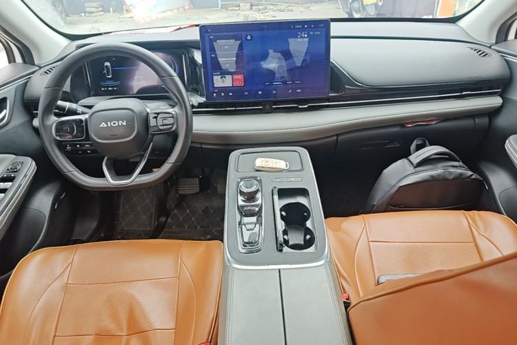 Used AION S Plus 2023 70 Enjoy Edition Lithium Iron Phosphate Center Console