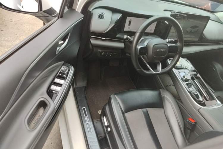 Used AION S Plus 2023 70 Enjoy Edition Lithium Iron Phosphate Driver Seat