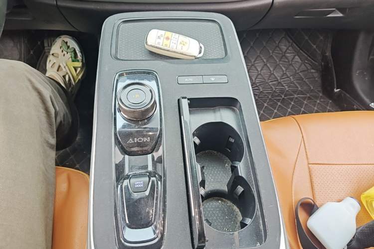 Used AION S Plus 2023 70 Enjoy Edition Lithium Iron Phosphate Gear Lever