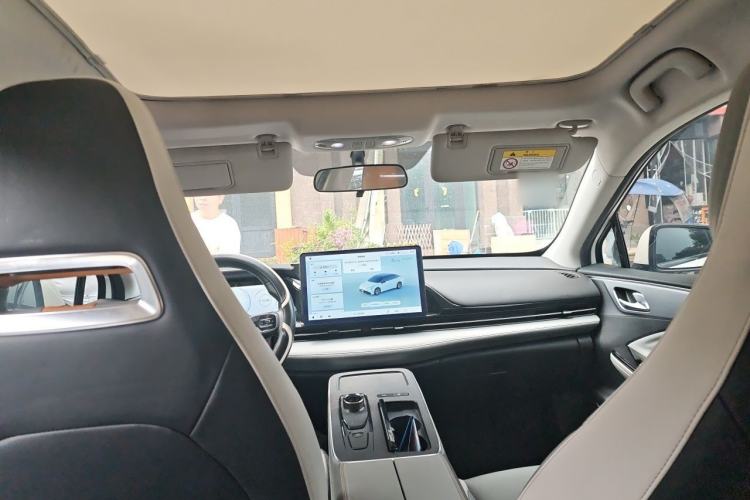 Used AION S Plus 2023 70 Enjoy Edition Lithium Iron Phosphate Headliner