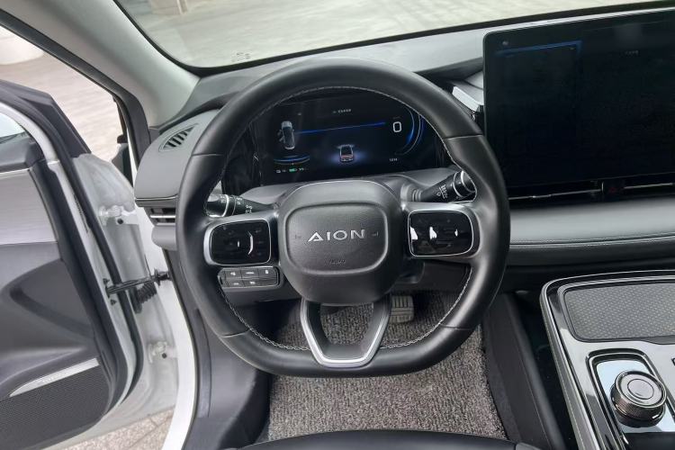 Used AION S Plus 2023 70 Enjoy Edition Lithium Iron Phosphate Interior 2