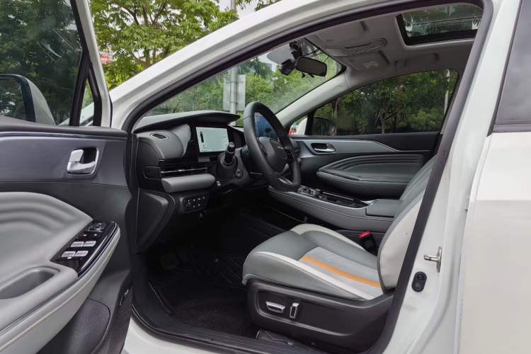 Used AION S Plus 2023 70 Intelligent Edition Lithium Iron Phosphate Interior 2