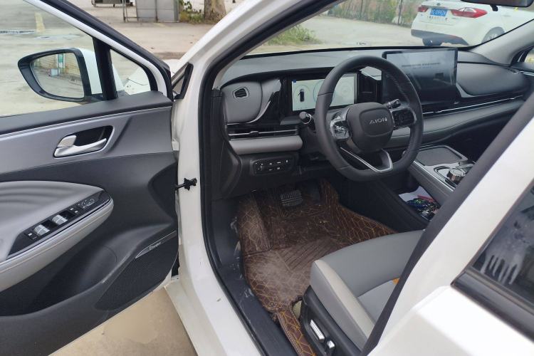 Used AION S Plus 2023 70 Enjoyment Edition Ternary Lithium Interior 3