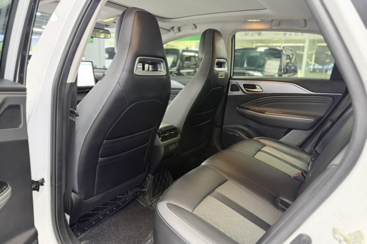 Used AION S Plus 2023 70 Enjoy Edition Lithium Iron Phosphate Interior 6