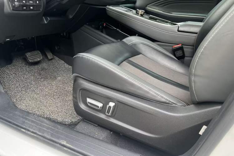 Used AION S Plus 2023 70 Enjoy Edition Lithium Iron Phosphate Interior 7