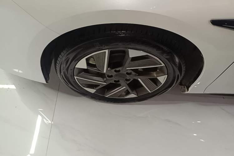 Used AION S Plus 2023 70 Enjoy Edition Lithium Iron Phosphate Left Front Wheel Hub