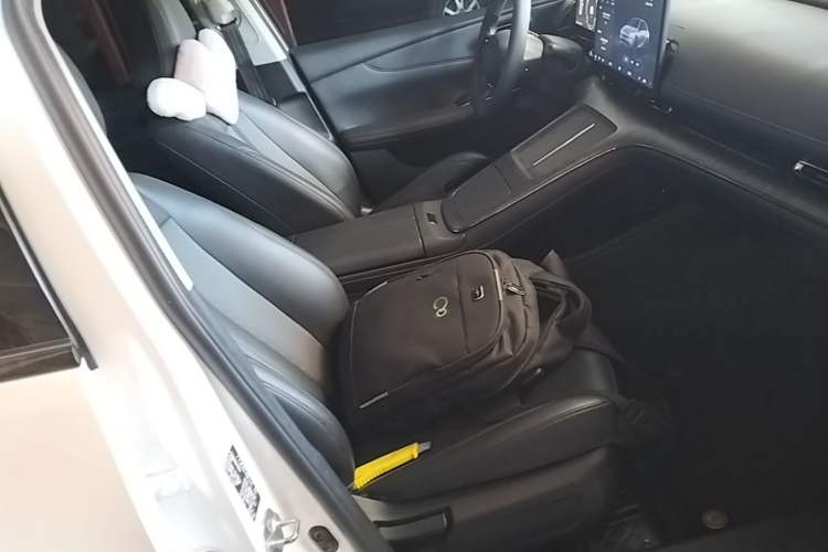 Used AION S Plus 2023 70 Enjoy Edition Lithium Iron Phosphate Right Front Seat